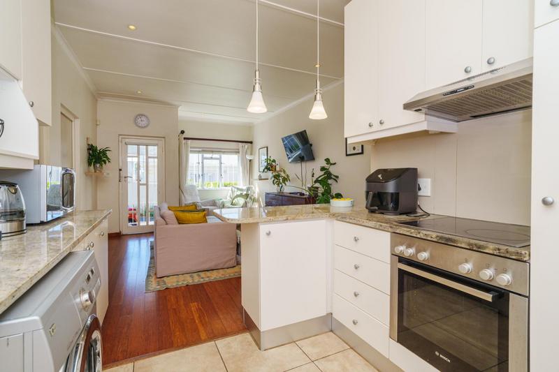 2 Bedroom Property for Sale in Harfield Village Western Cape